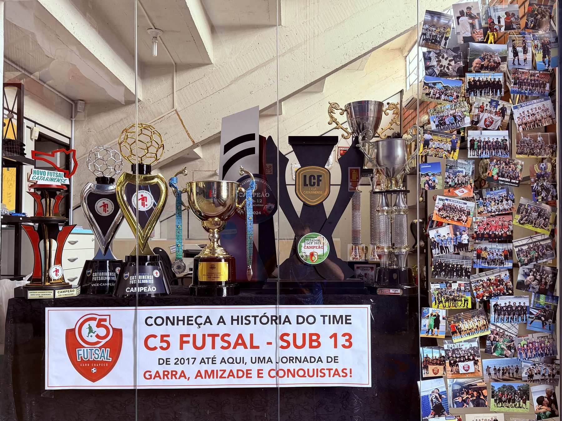 Vitrine de troféus e história do C5 Futsal